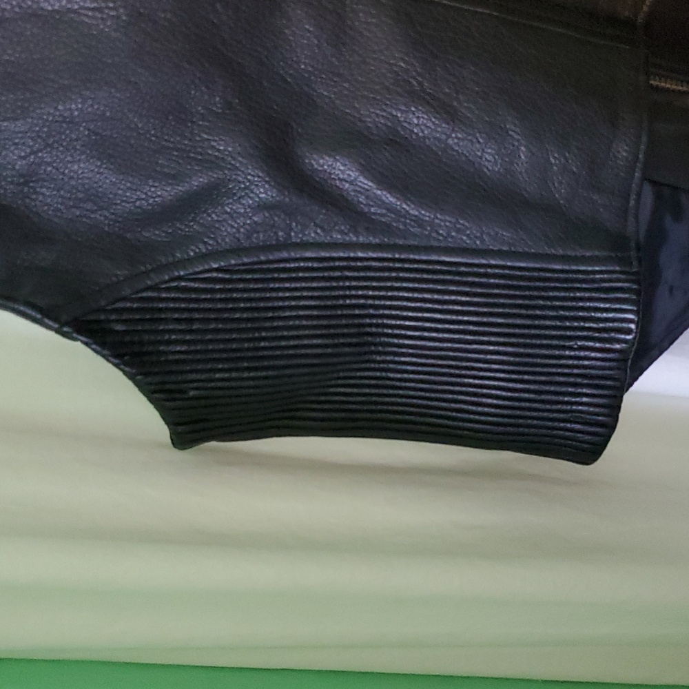 Vintage Black Leather Vest - Picture 11 of 13